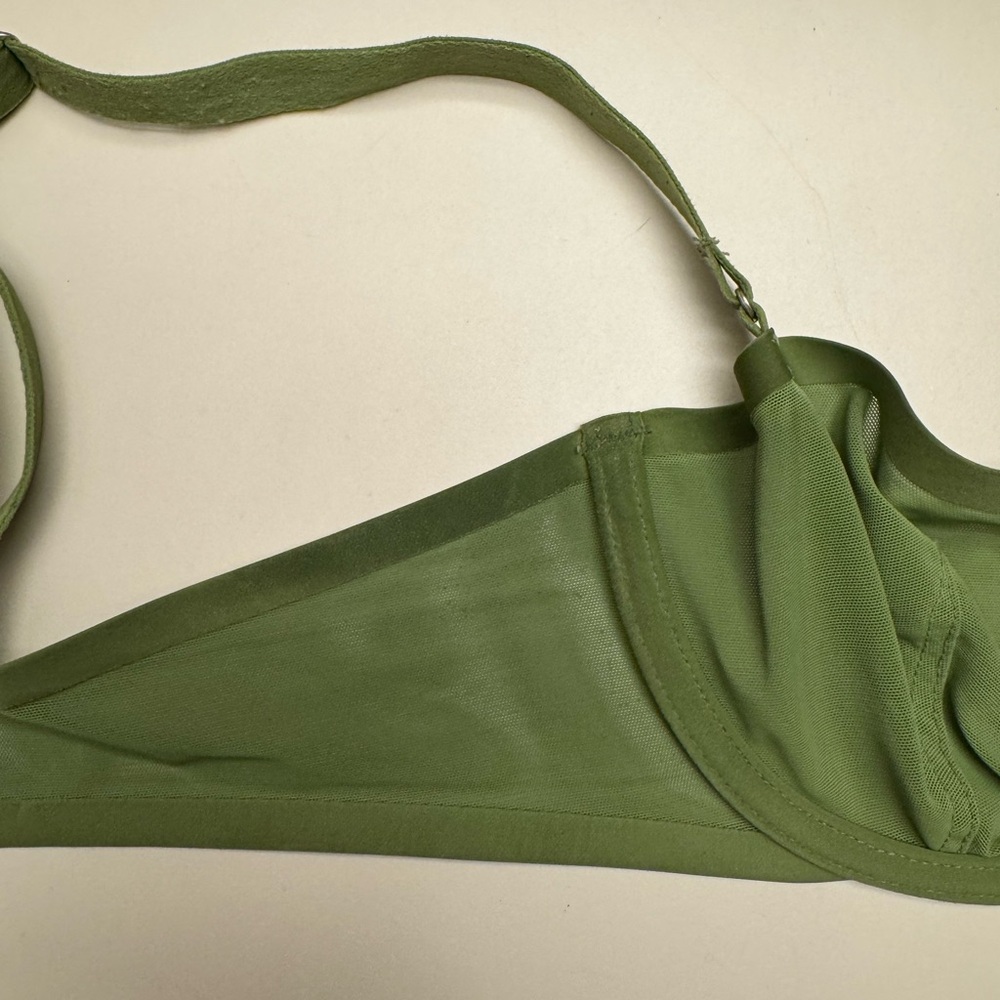 CUUP Green and Cream Bras - Picture 3 of 4